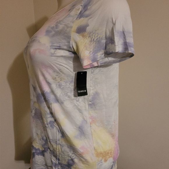 Torrid plus super soft tee - Picture 2 of 6